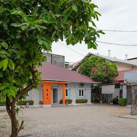 Отель Reddoorz Syariah @ Panglima Polem Aceh Банда-Ачех Экстерьер фото