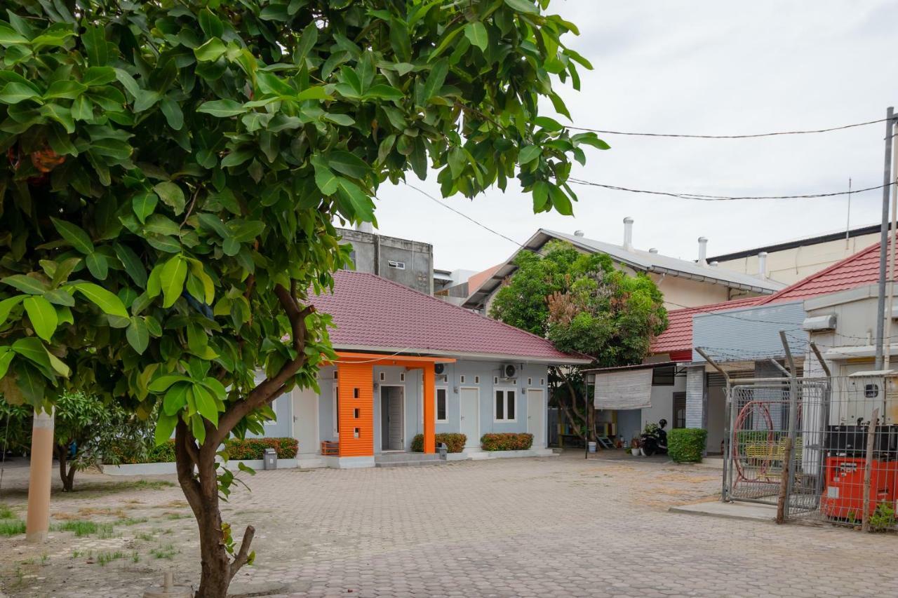 Отель Reddoorz Syariah @ Panglima Polem Aceh Банда-Ачех Экстерьер фото