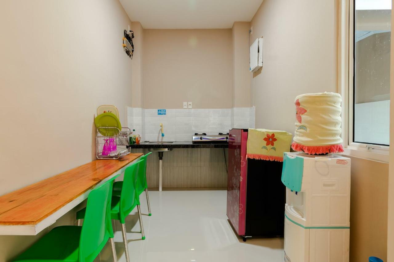 Отель Reddoorz Syariah @ Panglima Polem Aceh Банда-Ачех Экстерьер фото